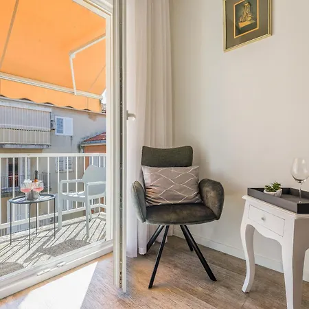 In Old Town By Belmont Realty Frühstückspension