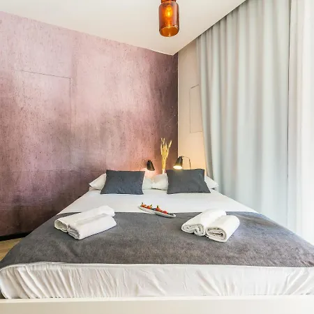 In Old Town By Belmont Realty 住宿加早餐酒店