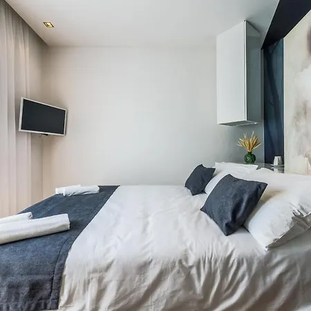 In Old Town By Belmont Realty Oda ve Kahvaltı Zadar