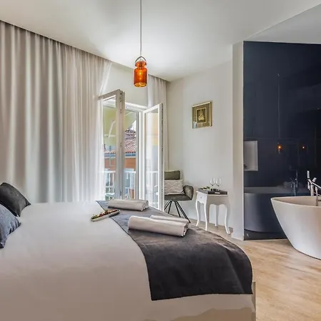In Old Town By Belmont Realty Oda ve Kahvaltı Zadar