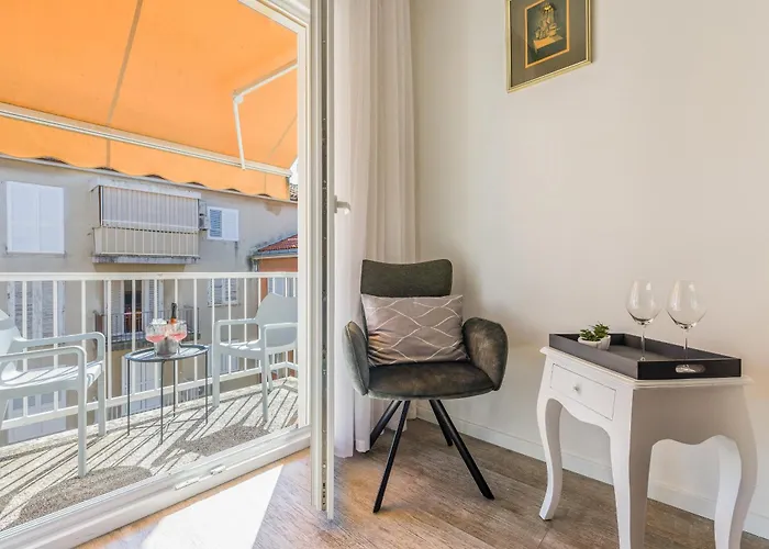 In Old Town By Belmont Realty krevet i doručak