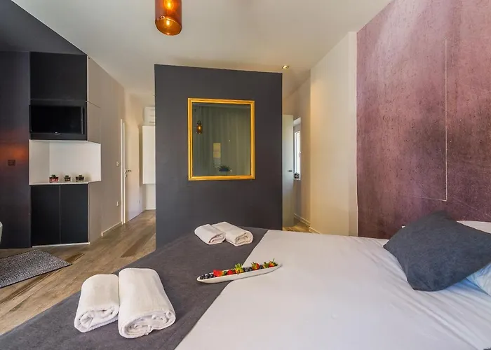 In Old Town By Belmont Realty krevet i doručak Zadar
