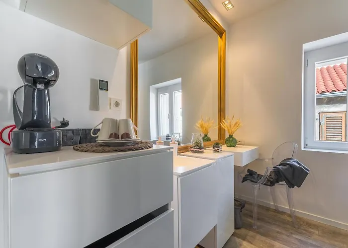 In Old Town By Belmont Realty krevet i doručak