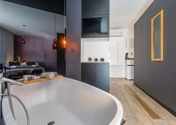 In Old Town By Belmont Realty krevet i doručak 4*
