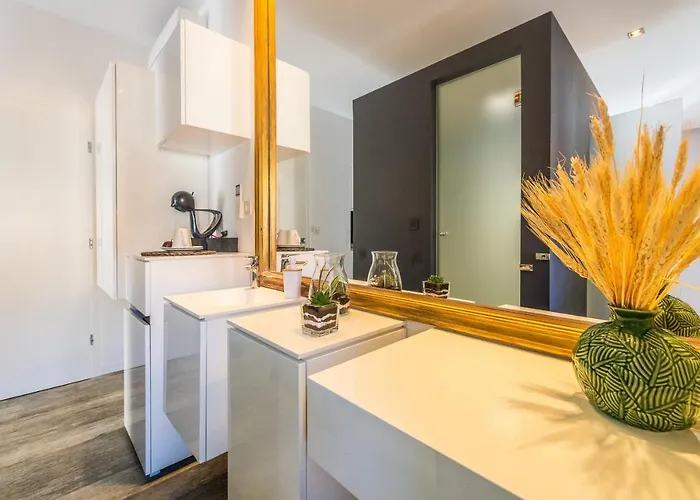 In Old Town By Belmont Realty 4* ザダル