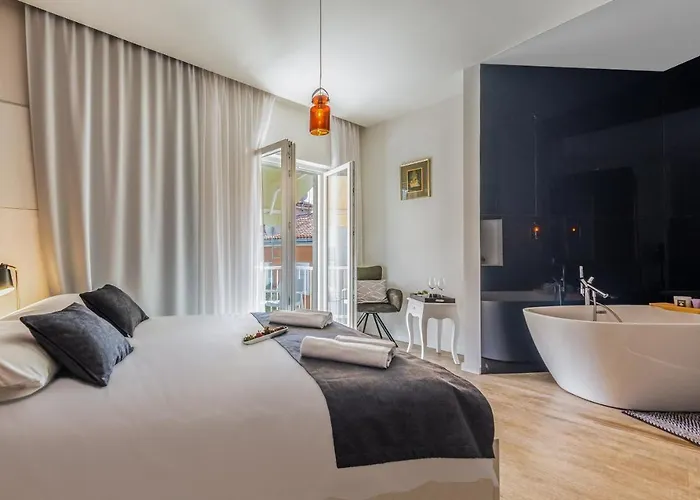 In Old Town By Belmont Realty krevet i doručak Zadar