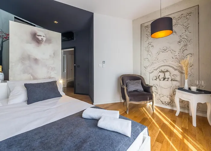 In Old Town By Belmont Realty krevet i doručak Zadar